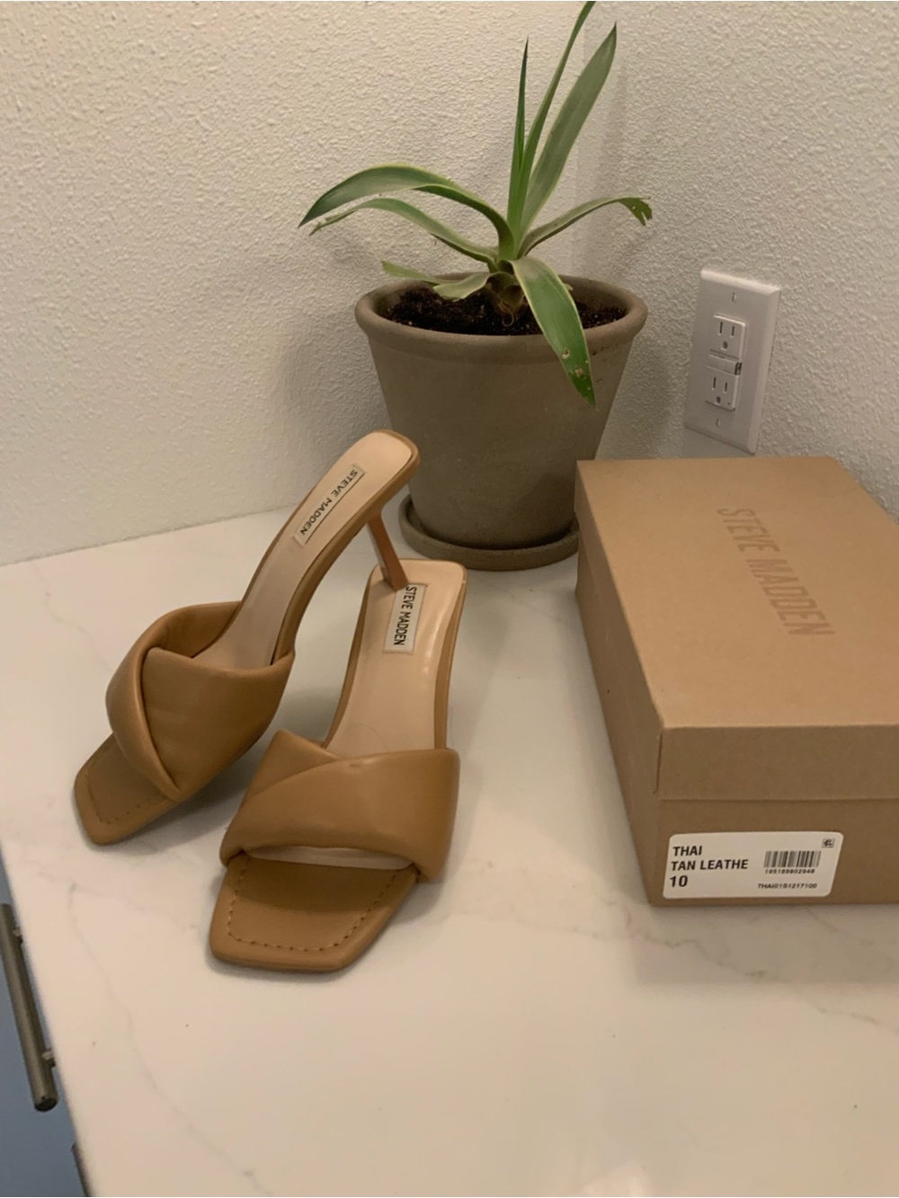 Steve Madden Tan Leather Knotted Slide Heels